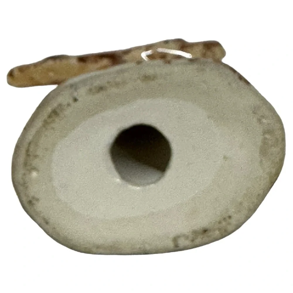 Vintage Anthropomorphic Squirrel Chipmunk Handing Salt & Pepper‎ Shakers Ceramic